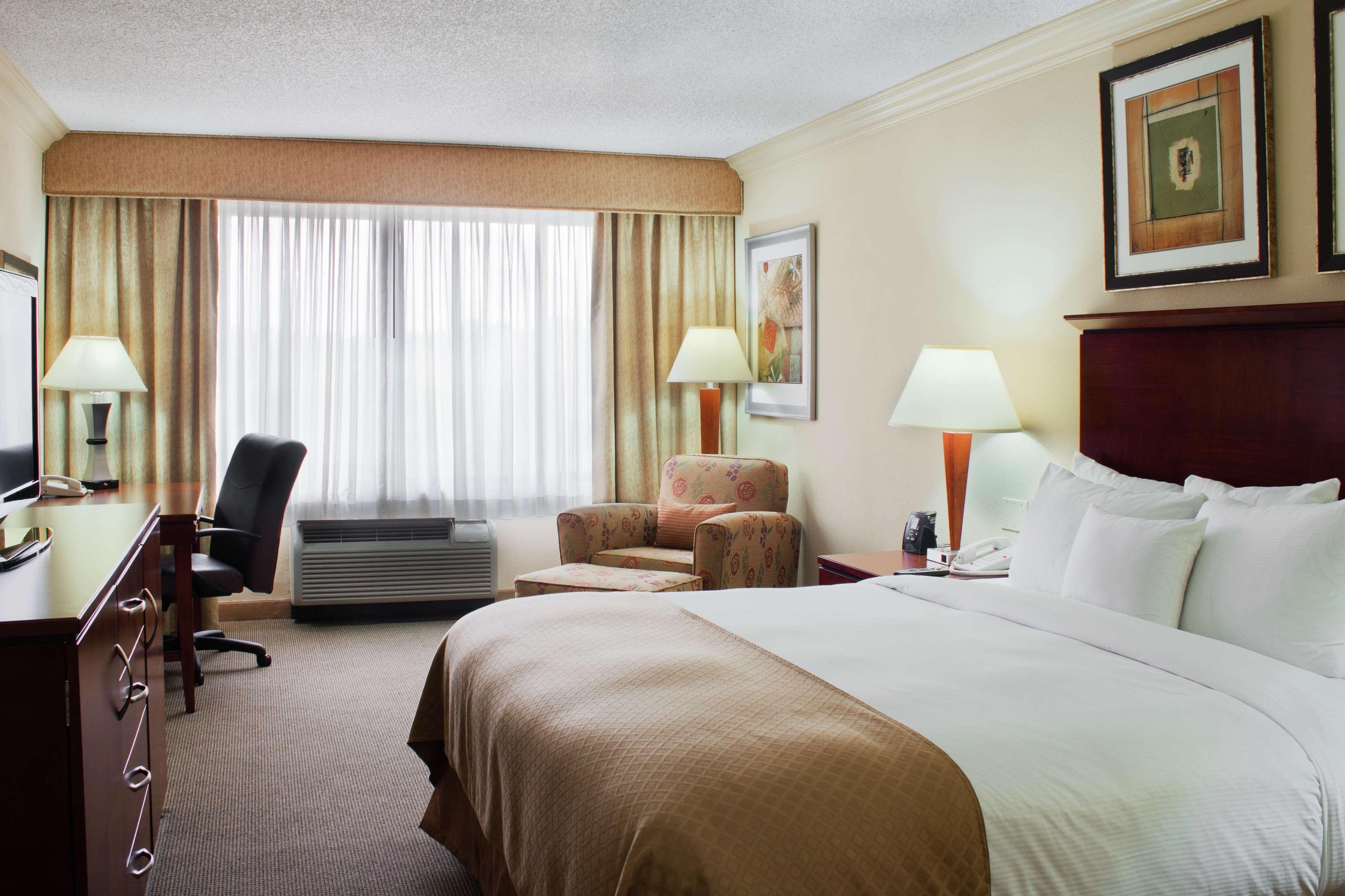 Doubletree By Hilton Princeton Room photo